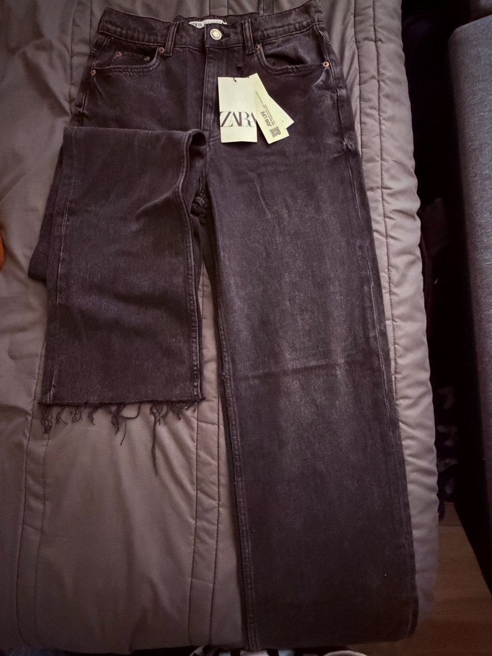 ZARA Black Straight-Leg Jeans with Frayed Hem Detail